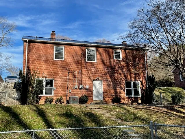 65 Greenwood Dr — Photo 3