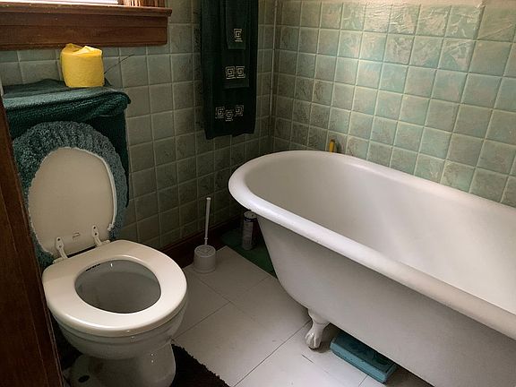 5th image of 1134 E 12th St