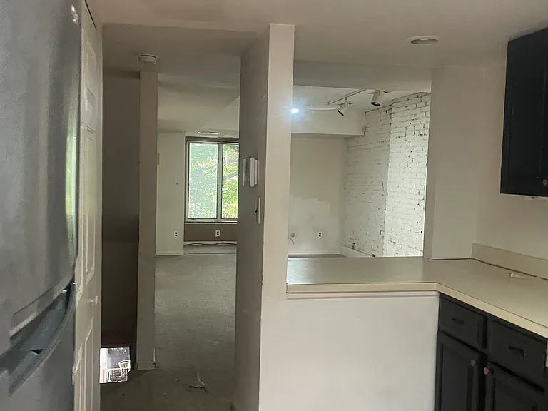 717 W 10th St #2 — Photo 18