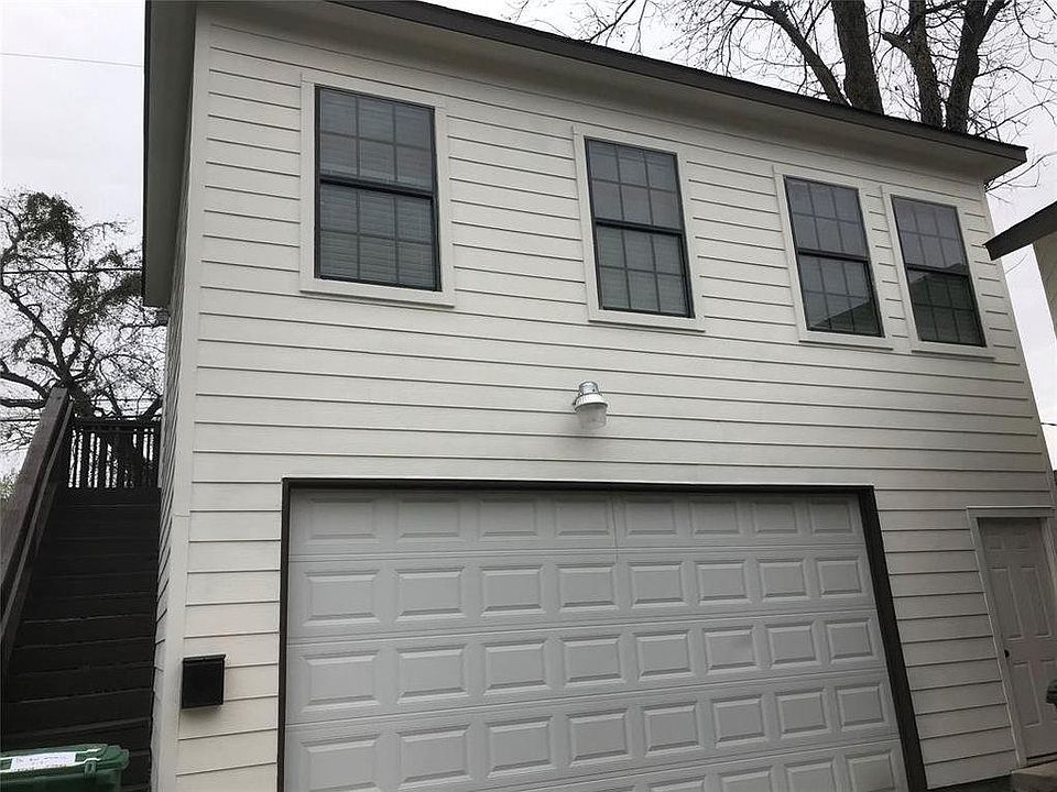 Upstairs garage apartment with own private entrance on side