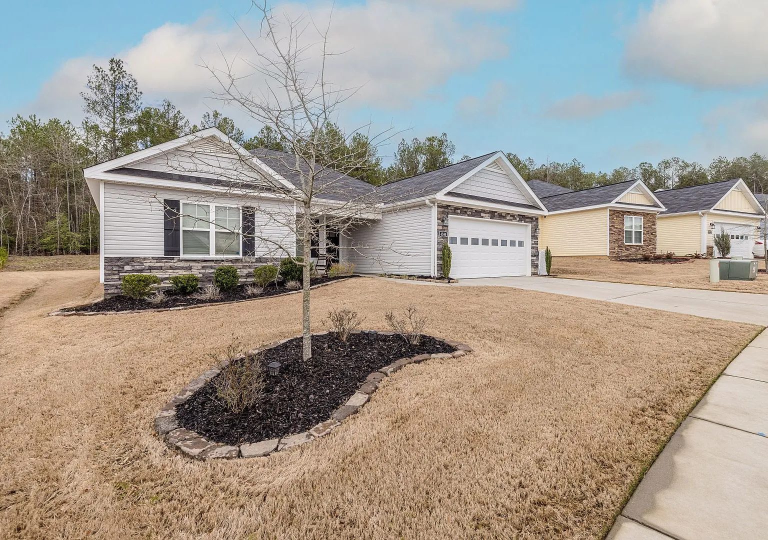 4504 Raleigh Dr — Photo 2