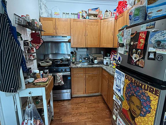 3rd image of 20 Underhill Ave APT 1