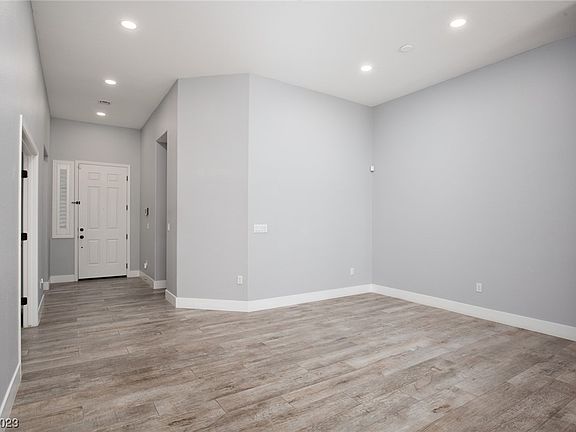 5th image of 11122 Glen Garden Ct