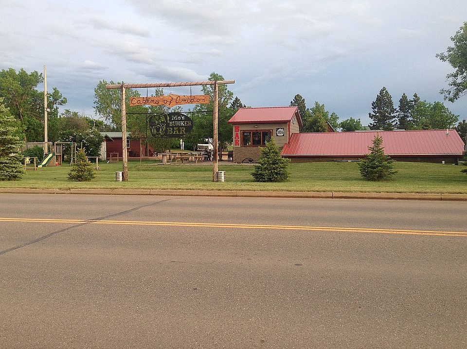 Mo's Bunker Bar on HWY 85