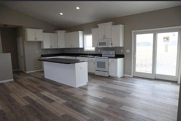 3rd image of 10581 E Briarwood Dr