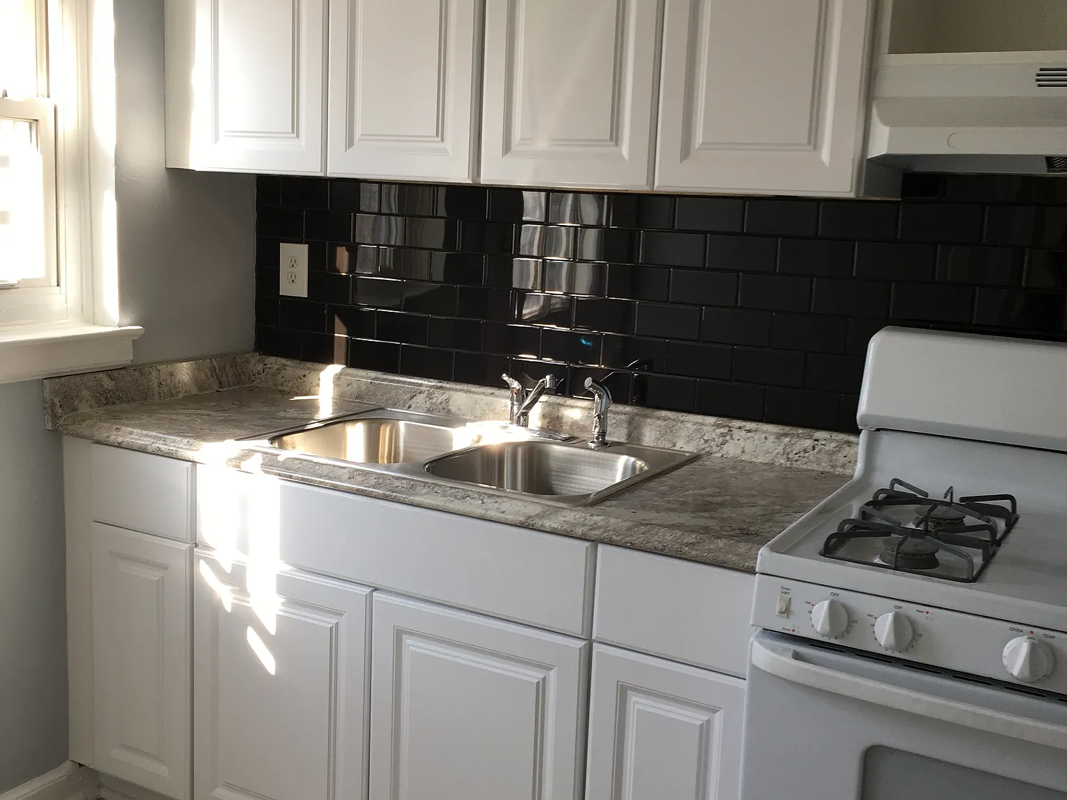 2 bed, 800 sqft, $995 — Photo 4