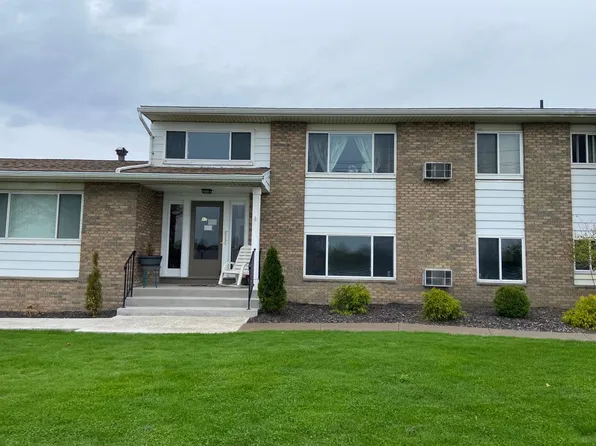 11 Winston Dr, Rochester, NY 14626