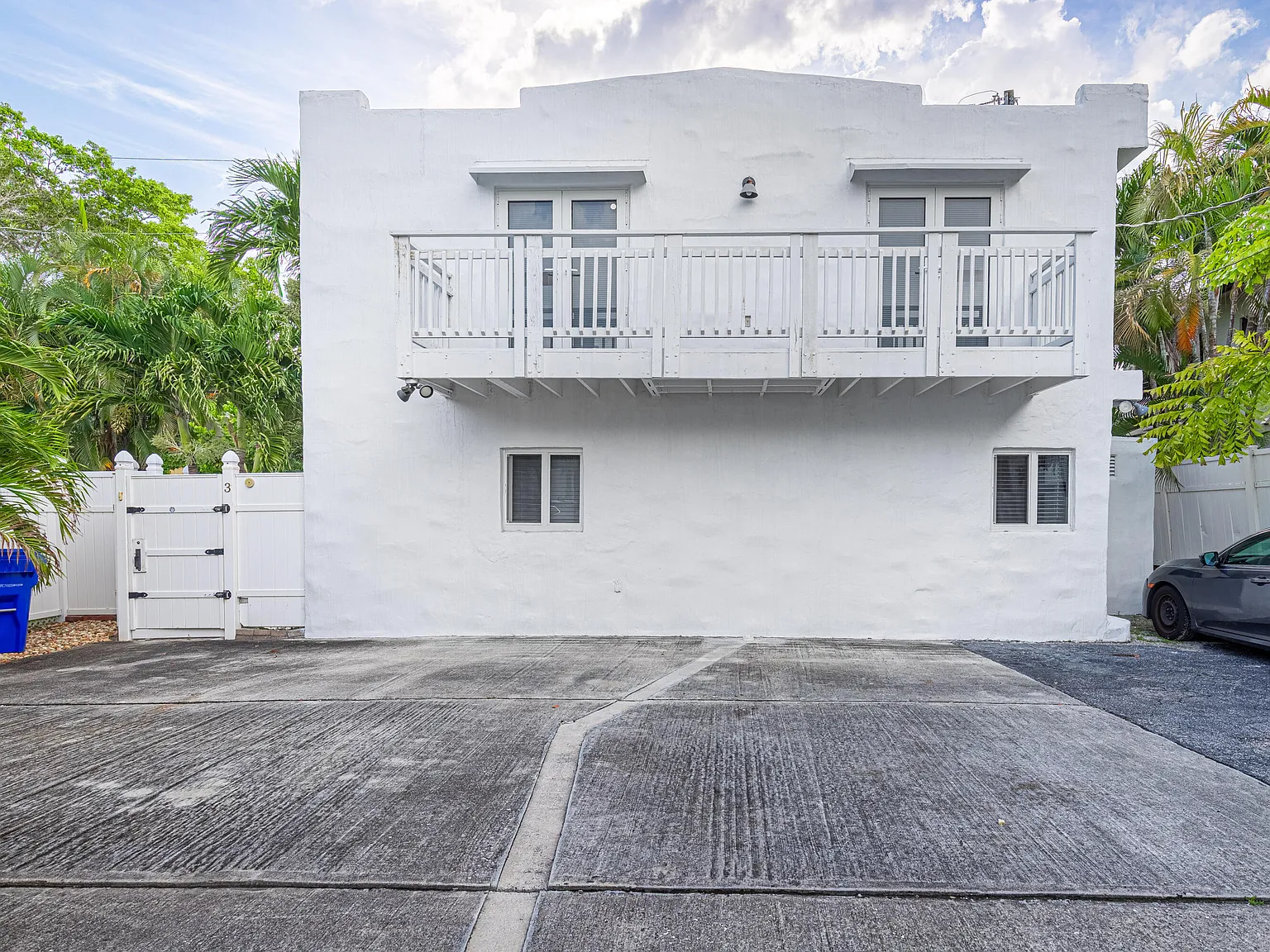 3 bed, 3.0 bath, 2738 sqft, $3,600 — Photo 3