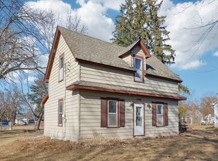 12960 N 2nd Ave, Lindstrom, MN 55045