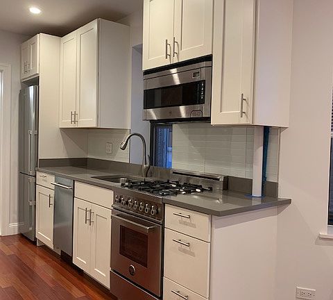 4th image of 206 Sullivan St APT 9