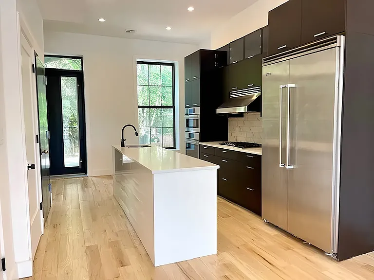 751A Monroe St #2 — Photo 4
