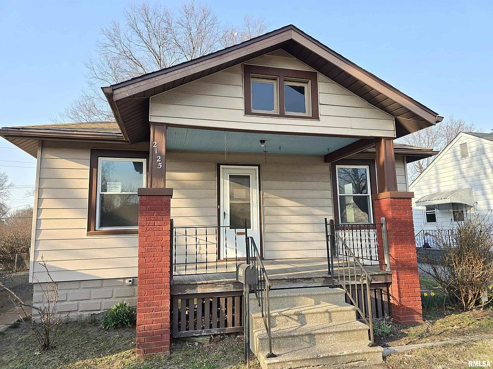 1st image of 2125 Woodlawn Ave