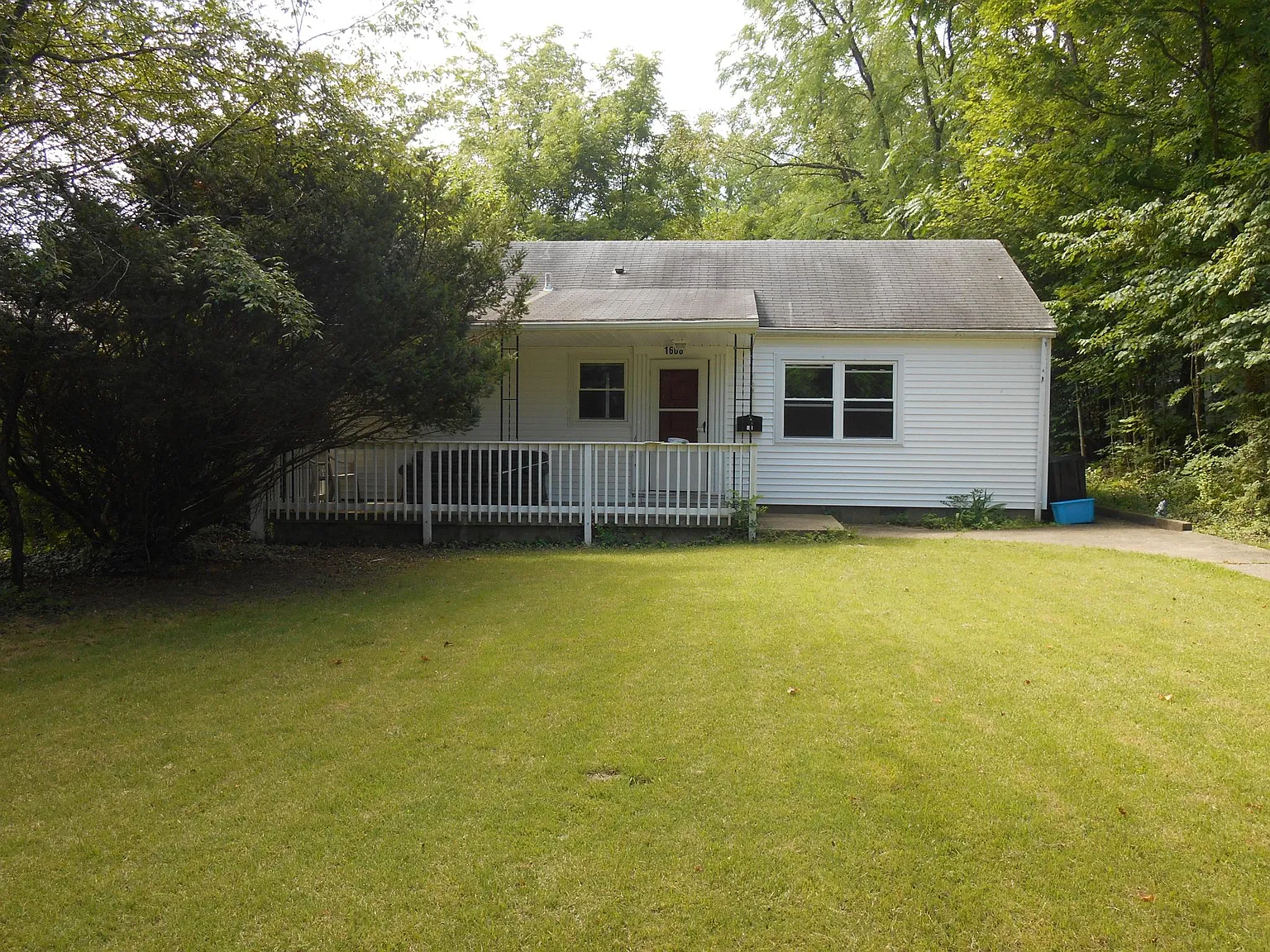 1608 E University St — Photo 1