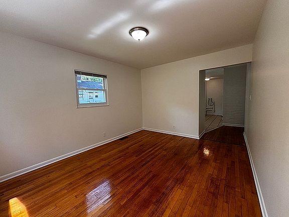 5th image of 106 E Malta Rd