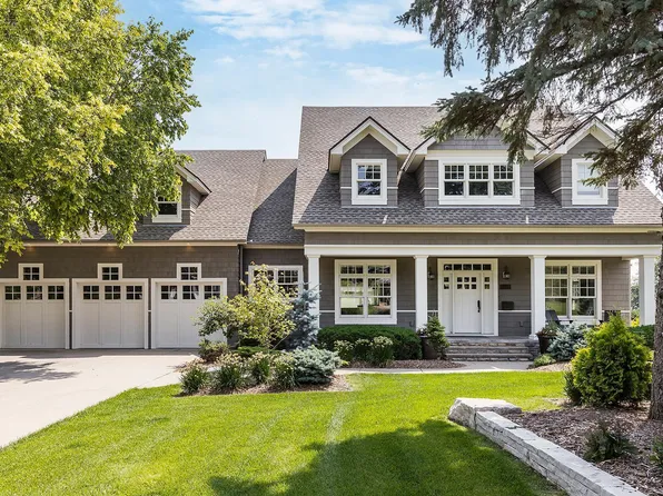 5121 Mirror Lakes Dr, Edina, MN 55436