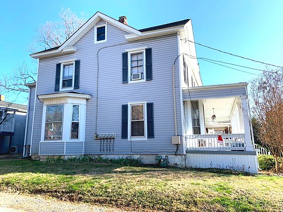 3rd image of 419 Highland Ave SW