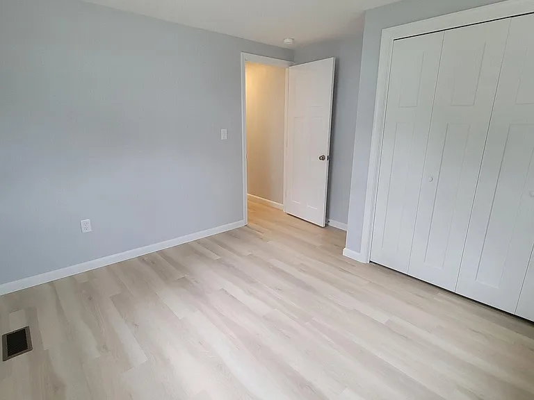 410 Spruce St — Photo 2