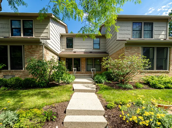 2254 Rivenoak Ct #61, Ann Arbor, MI 48103