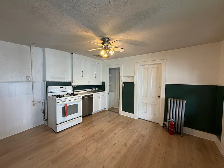 64 Elm St #2 — Photo 4