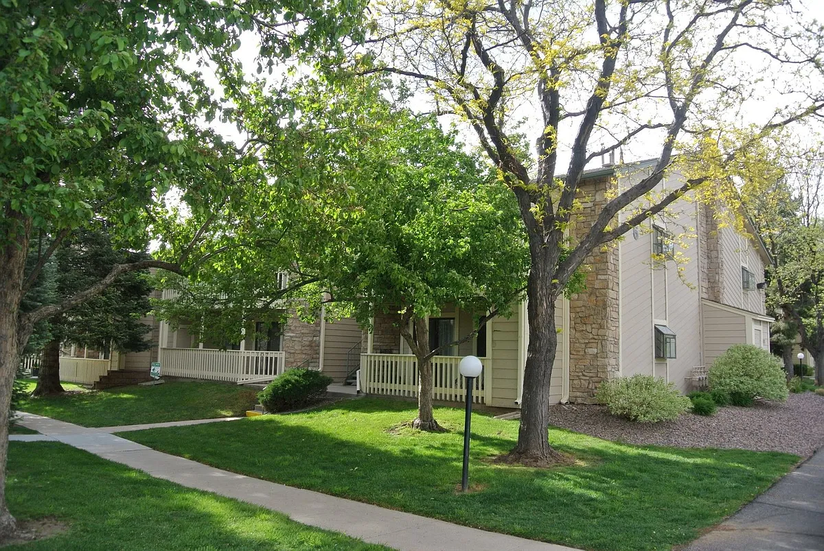 Building Photo - 8335 Fairmount Dr #6-107