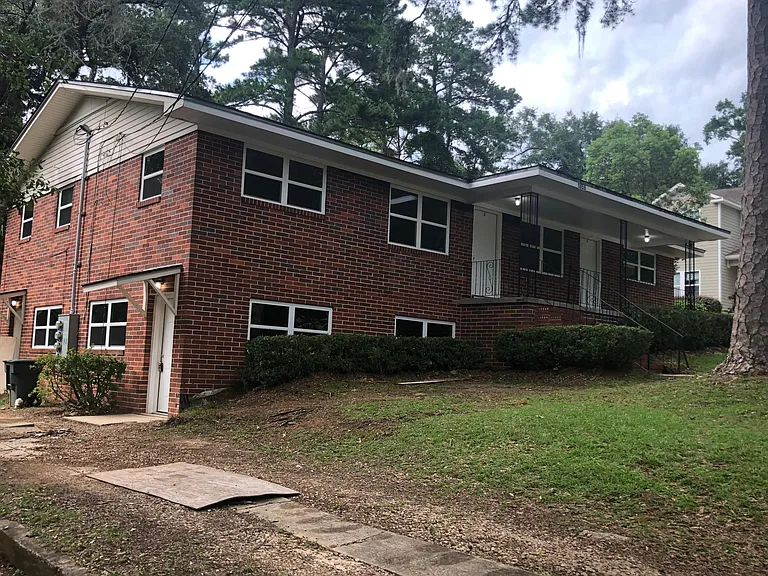 1858 Ivy Ln #1 — Photo 4