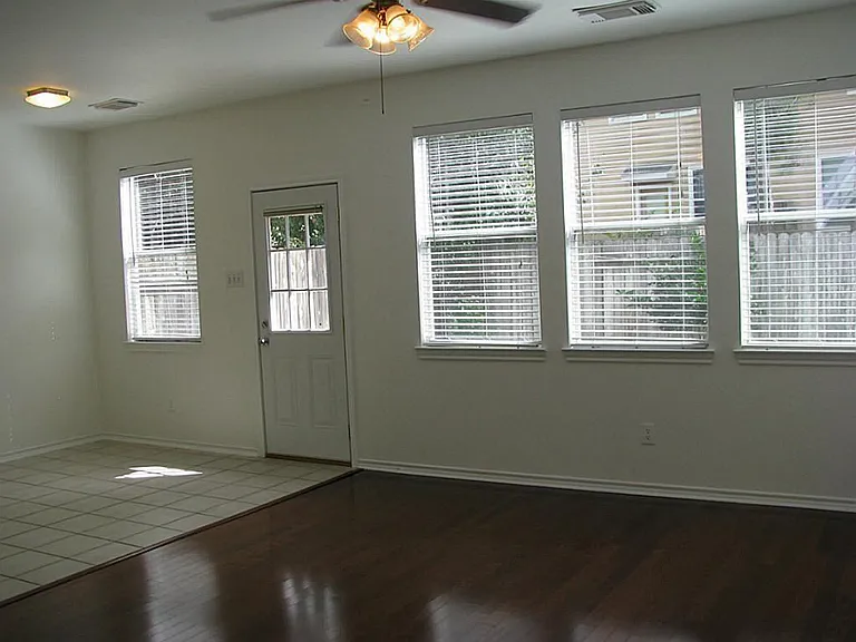 74 Blue Creek Ct — Photo 4