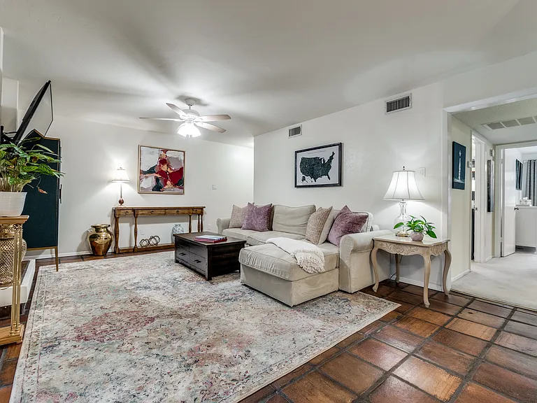 5142 Amesbury Dr #116 — Photo 3