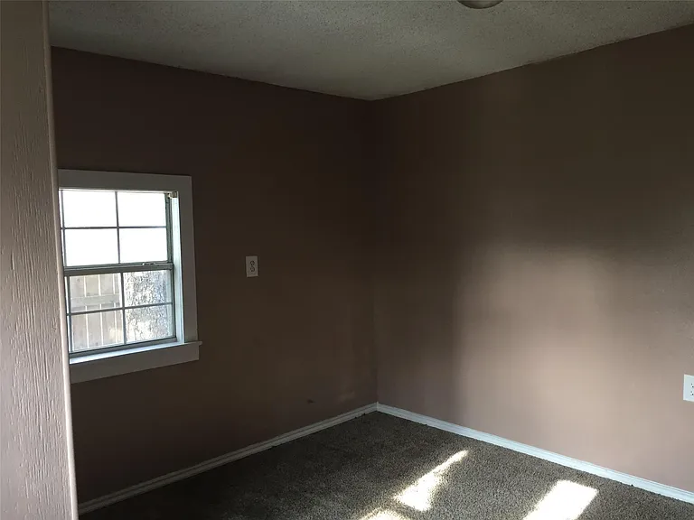 310 Foerster St — Photo 11