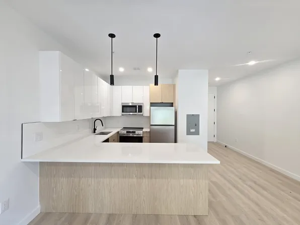 450 Scotland Rd, Orange, NJ