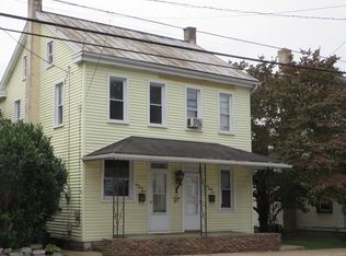 143 N Cedar St, Lititz, PA 17543