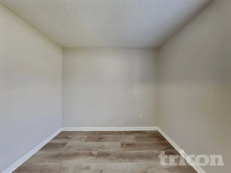 27 Princess Rose Dr — Photo 10