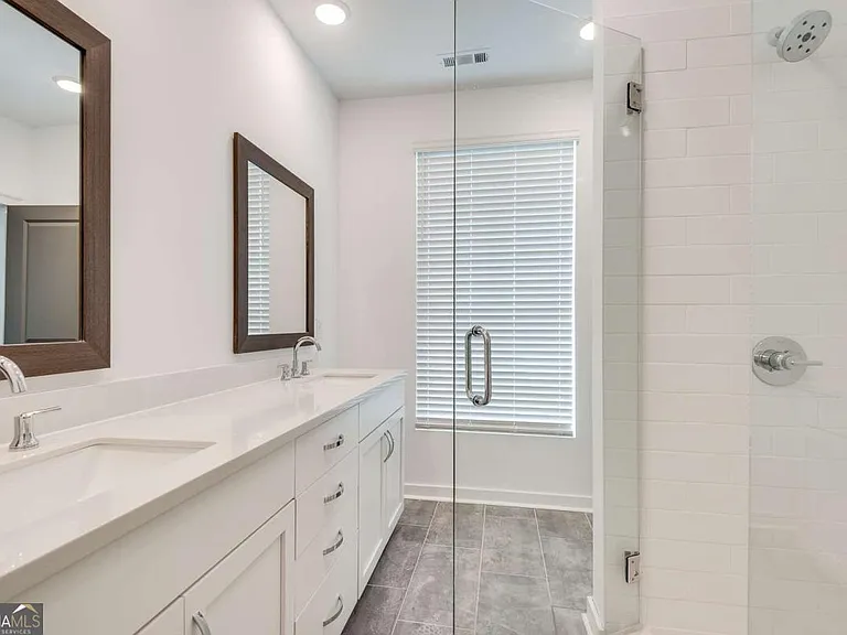 513 Burton Dr — Photo 11
