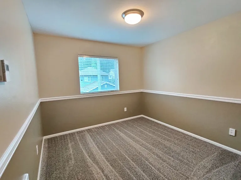 8726 Stockholm Ln NE — Photo 13
