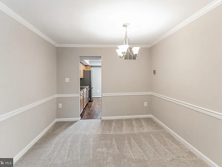 5335 Lake Cove Ct — Photo 7