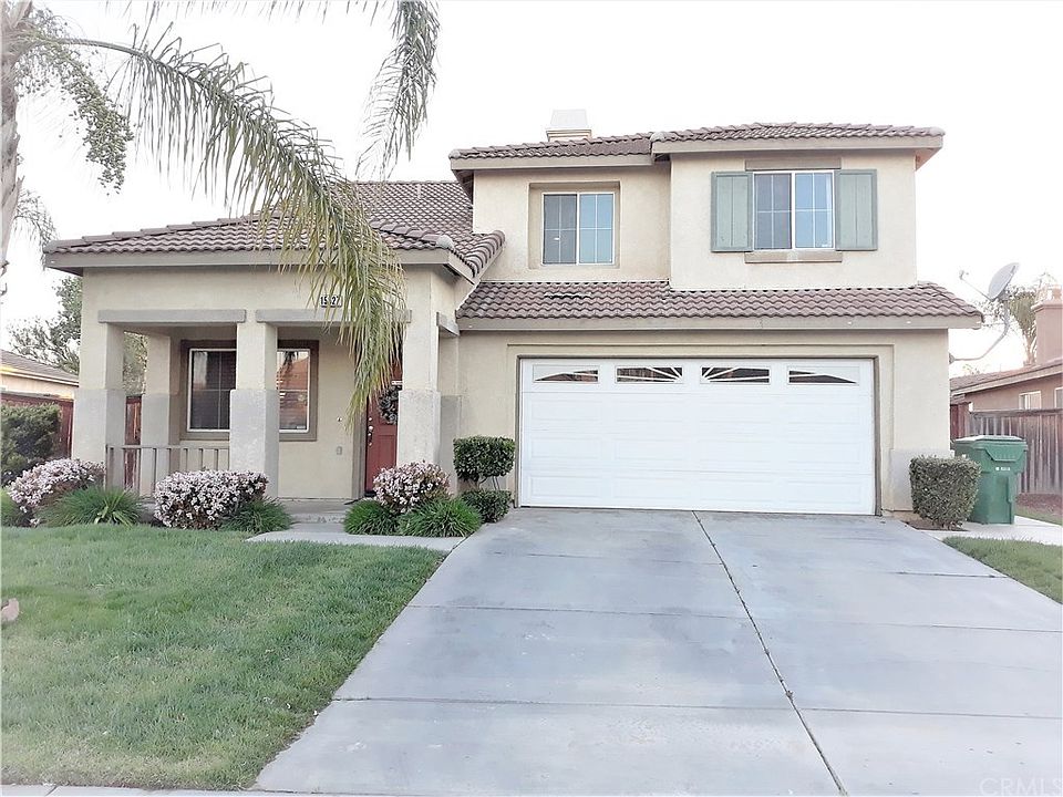 1st image of 15627 Lariat Ln