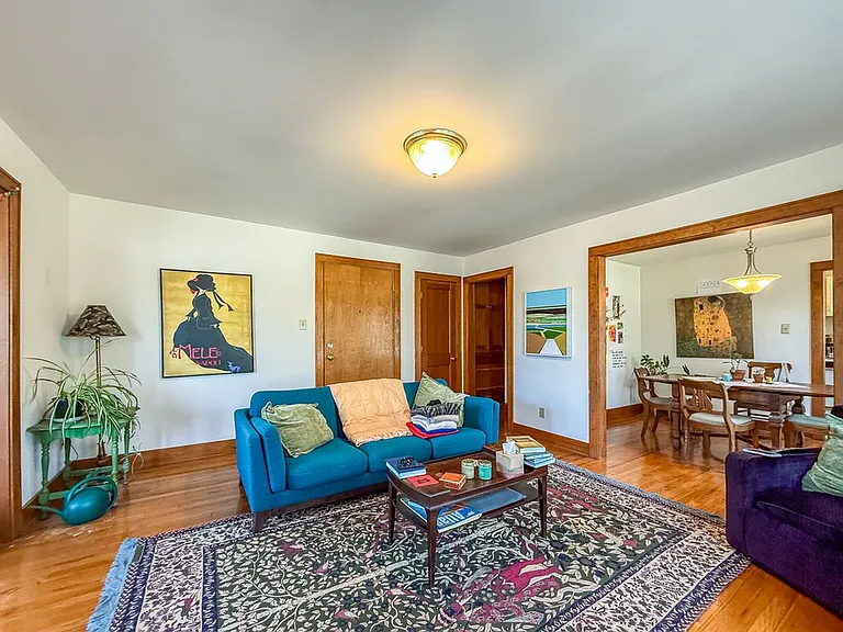 407 W Green St #4 — Photo 2