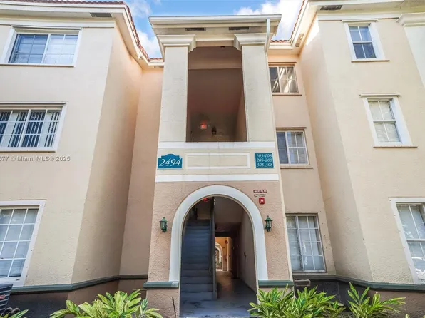 2494 Centergate Dr APT 108, Hollywood, FL 33025