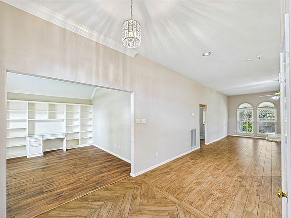 5th image of 1906 Wynforest Dr