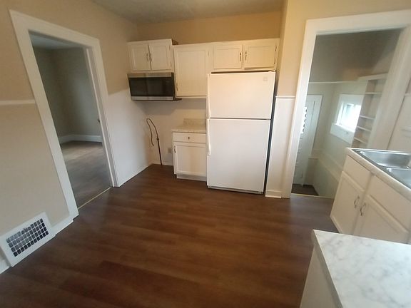 4th image of 2618 Kinsey St