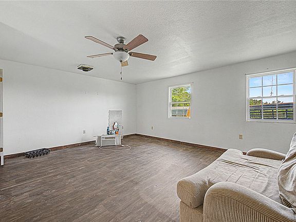 4th image of 11368 Hardeman Ln