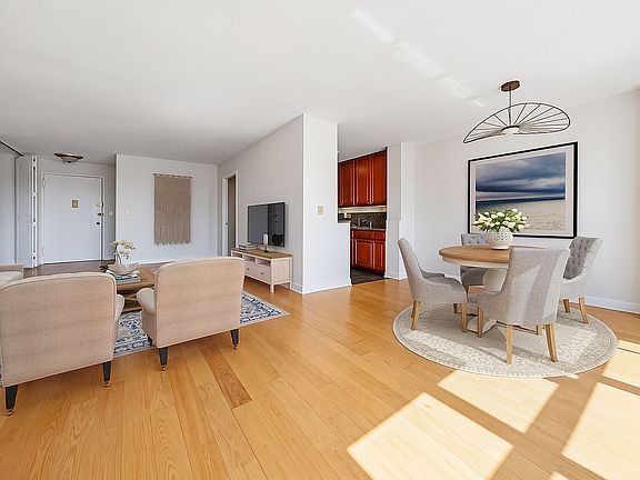 4th image of 555 Kappock St APT 25T