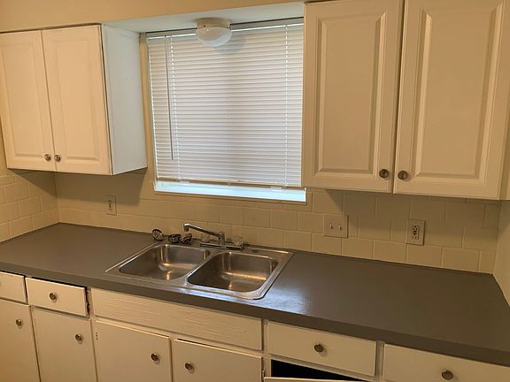 5th image of 1706-1718 Leighton Ave #1716