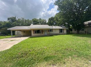 108 S Stone St, Ladonia, TX 75449