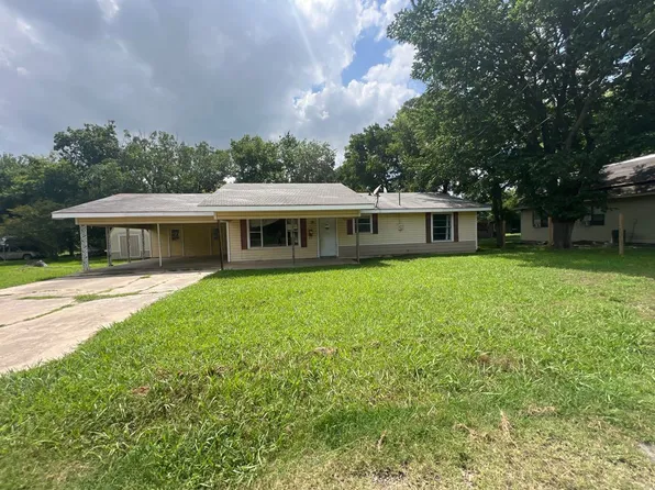 108 S Stone St, Ladonia, TX 75449