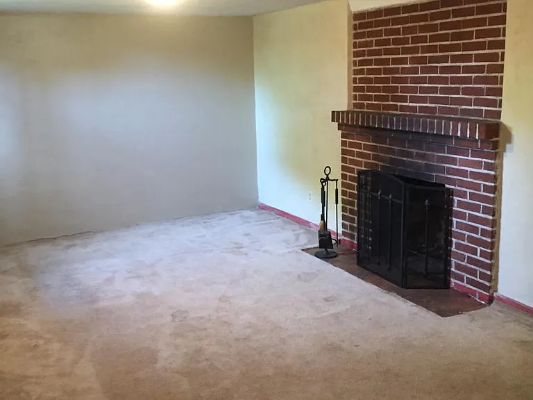 4417 SE Crystal Springs Blvd — Photo 6