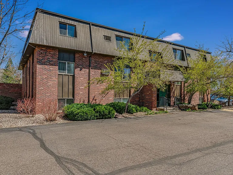 Woodridge Apartments — Photo 60