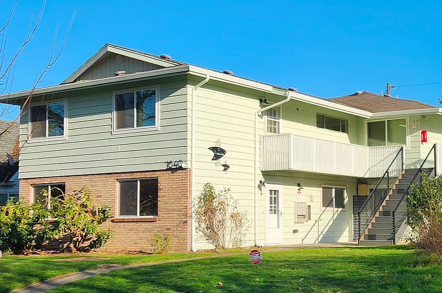 2 bed, 900 sqft, $1,395 — Photo 1