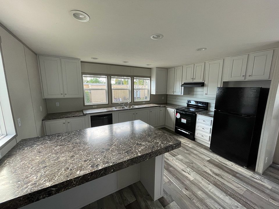 2nd image of 3086 Crooked Cay Ct