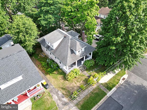 2nd image of 700 Euclid Ave