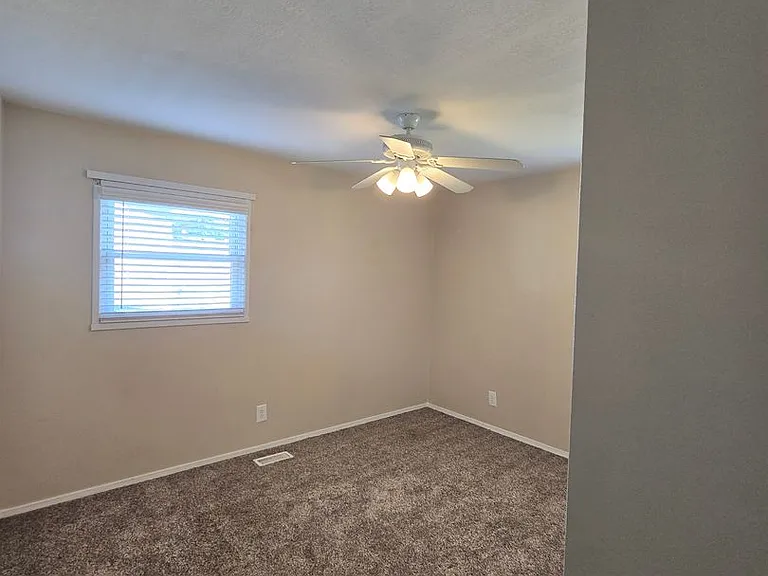 9809 Old Six Mile Ln — Photo 28